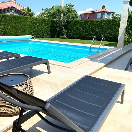 Divina With Private Heated Pool Pula