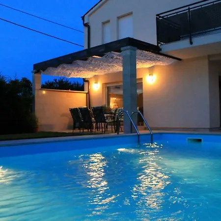 ヴィラ Divina With Private Heated Pool