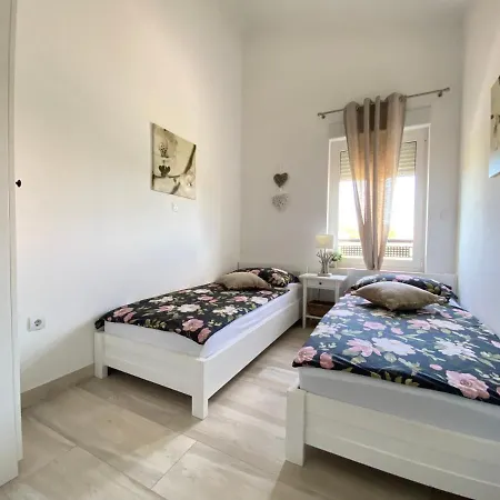 Βίλα Divina With Private Heated Pool *