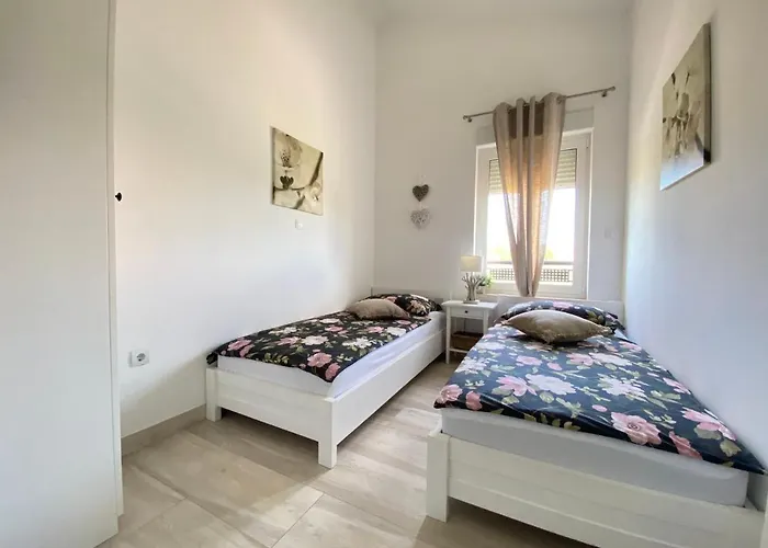 Βίλα Divina With Private Heated Pool *